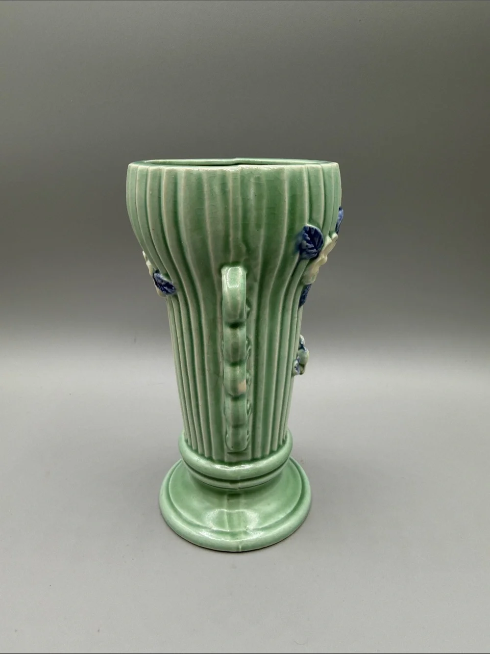 Vintage vase features